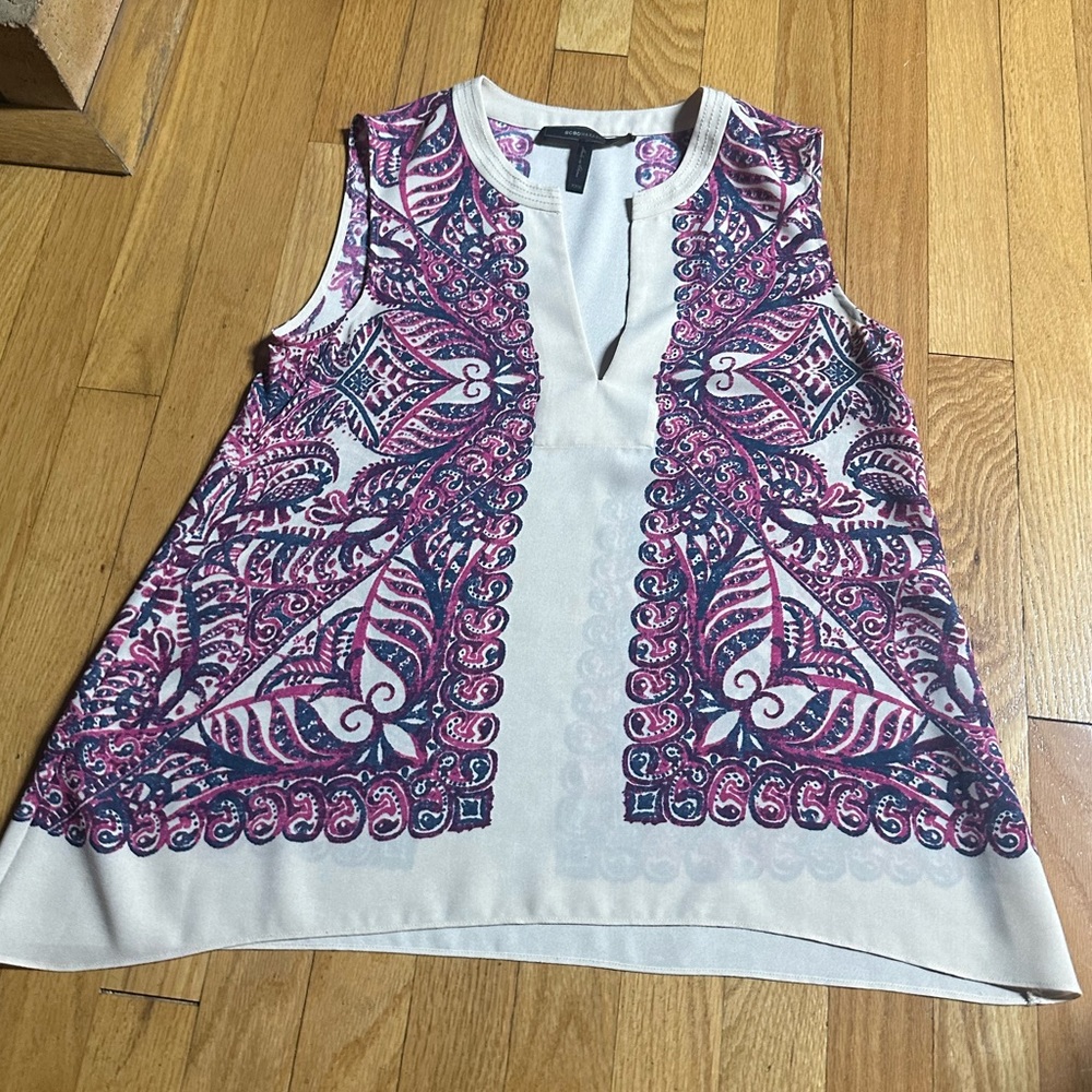 BCBGmaxazria Size XXS Cream & Magenta Pink Patterned Blouse